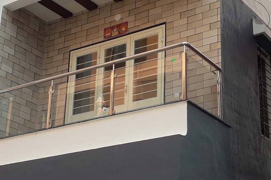 kính cường lực dùng cho ban công